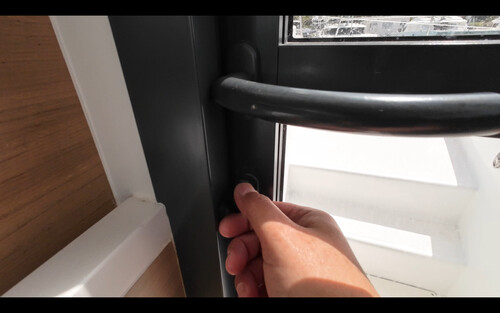 Door-mpv-0001